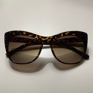 Forever 21 tortoiseshell sunglasses